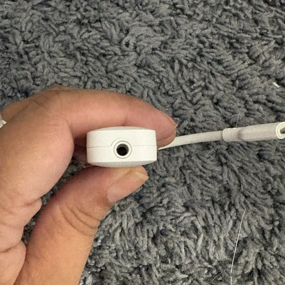NWOT lightning headphones adapter cord